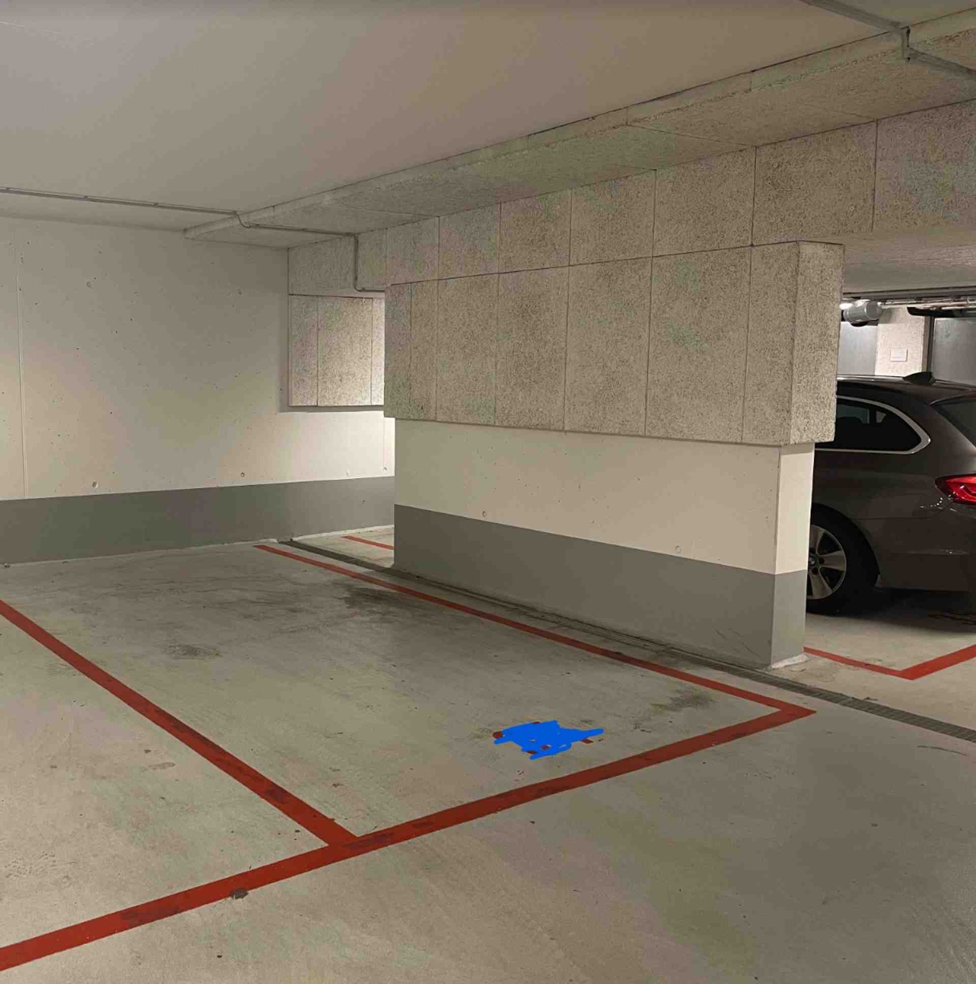 Indoor Parking spot available in Otto-Weidt-Platz (Mitte) - Otto-Weidt-Platz, 10557 Берлін - Фото 1 з 3