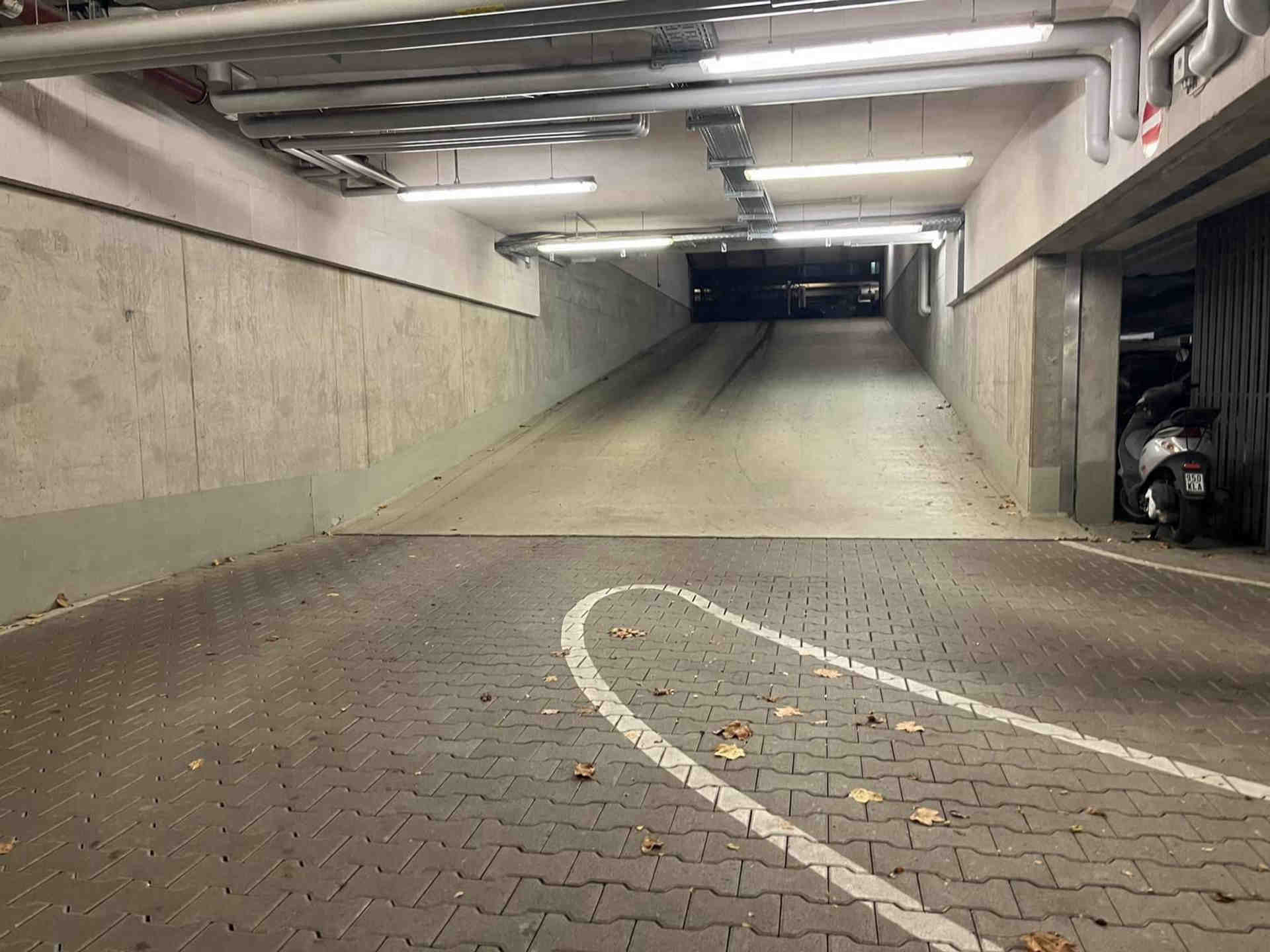 TG parking space at Hackerbrücke S-Bahn - Max-Friedlaender-Bogen, 80339 Munich - Photo 4 of 6