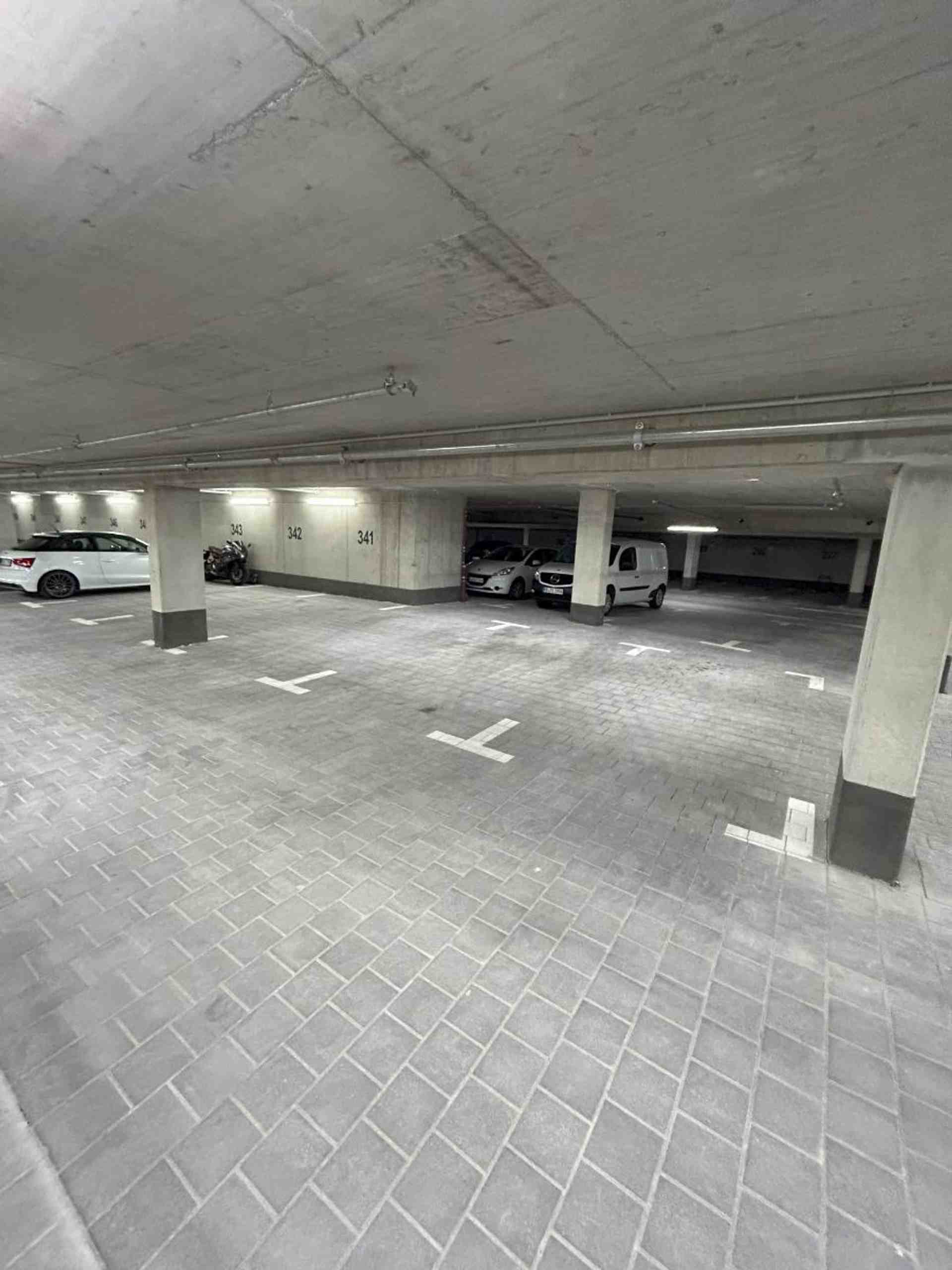 Underground parking space in new building near S-Bahn "Siemenswerke" - Gmunder Straße, 81379 Munich - Photo 1 of 1