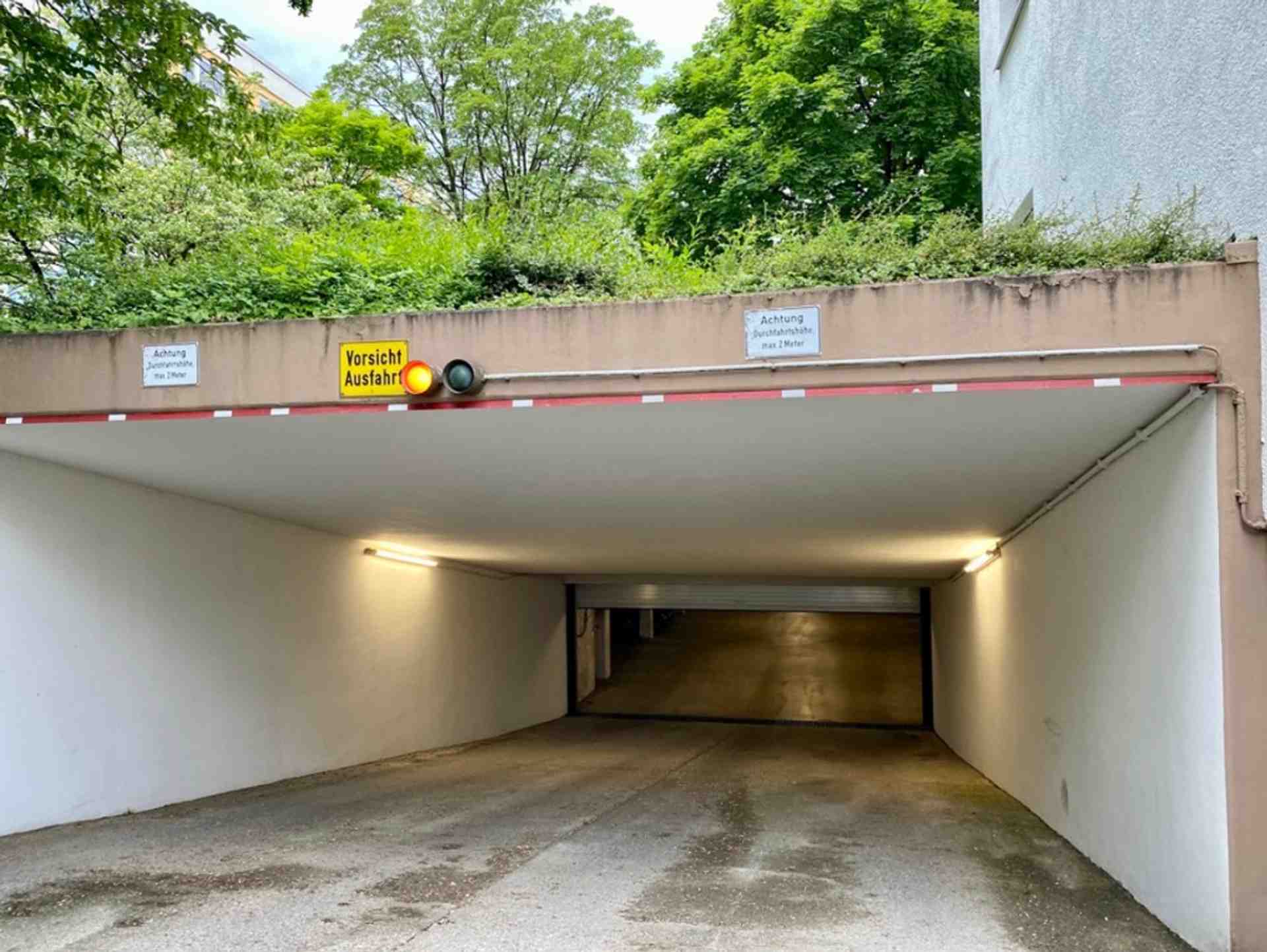 Underground parking space (not duplex) for rent - Kraepelinstraße, 80804 Munich - Photo 1 of 4