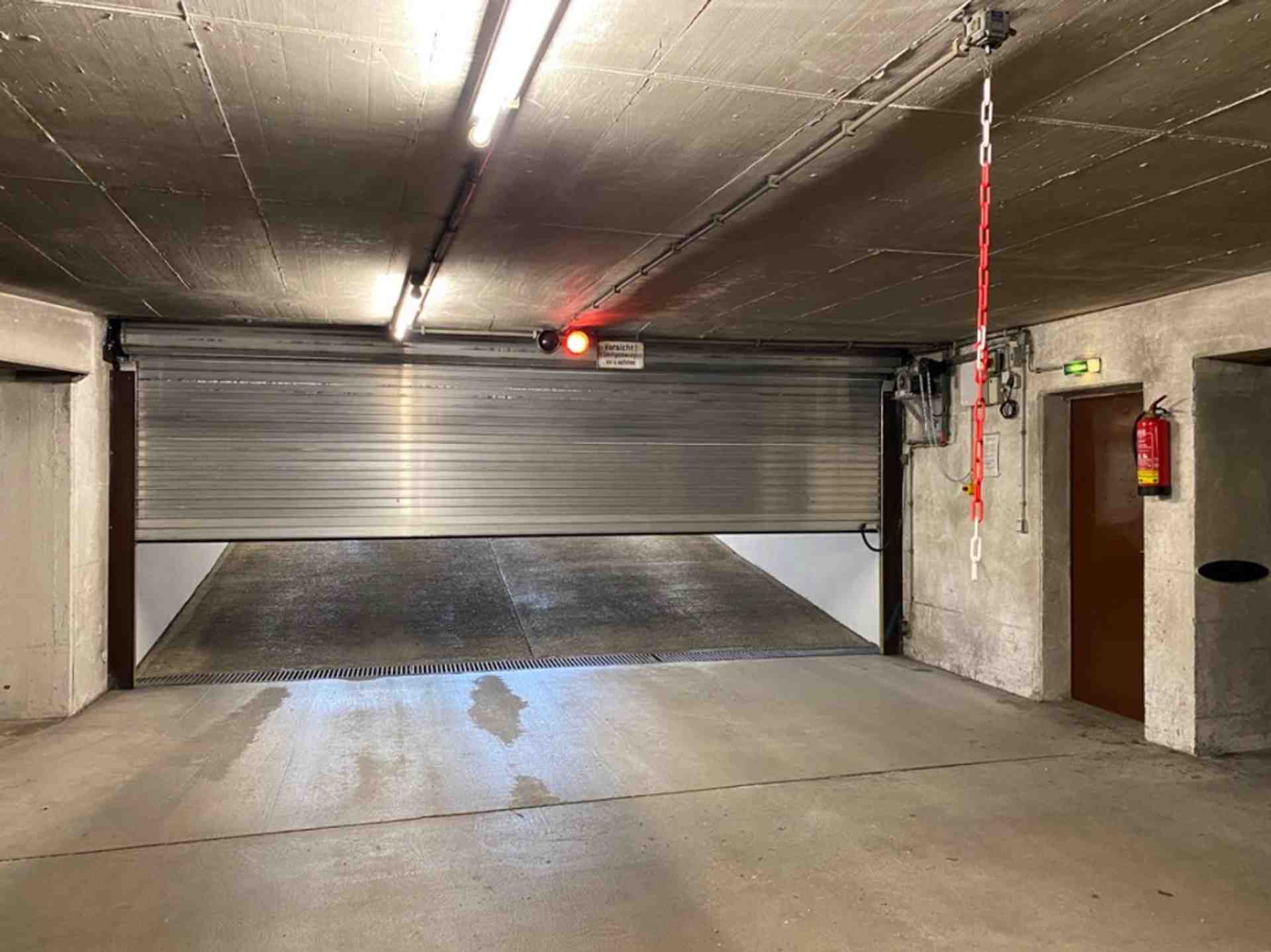 Underground parking space (not duplex) for rent - Kraepelinstraße, 80804 Munich - Photo 3 of 4