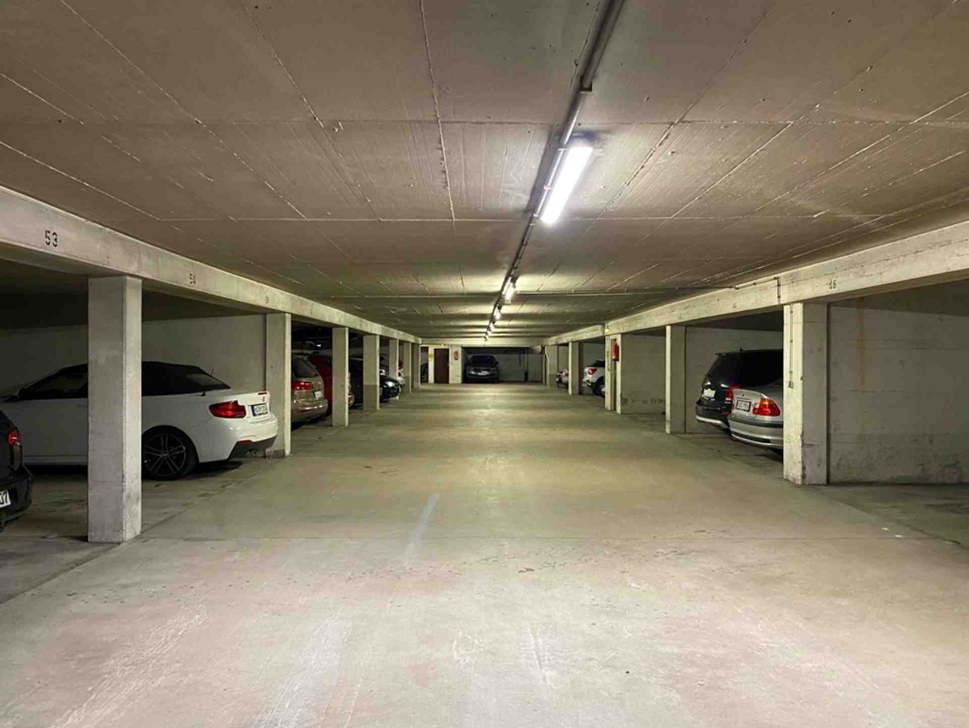 Underground parking space (not duplex) for rent - Kraepelinstraße, 80804 Munich - Photo 2 of 4