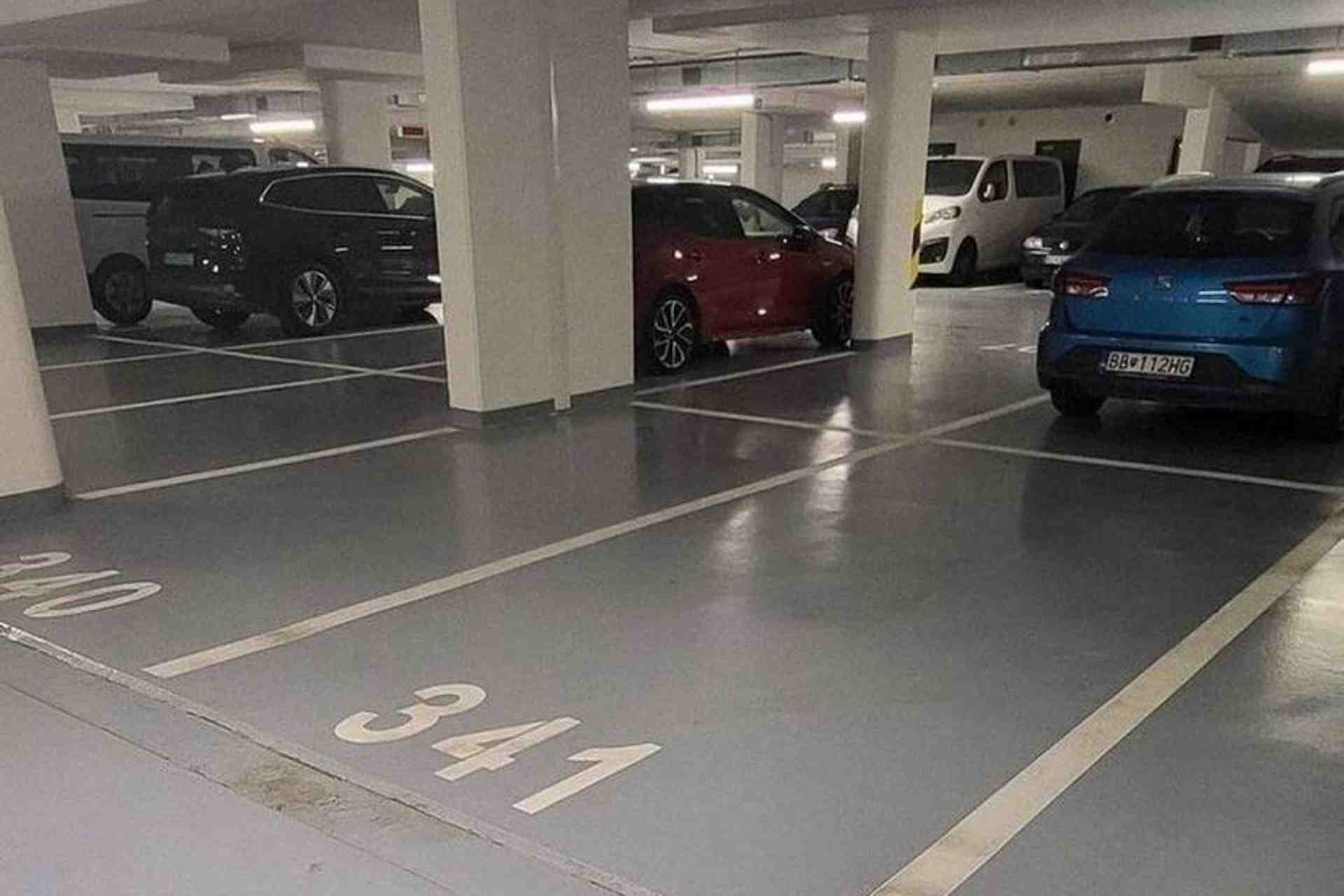 Parking space in the underground garage in Novi Mesto - Trnavská cesta, 831 04 Bratislava - Photo 2 of 3