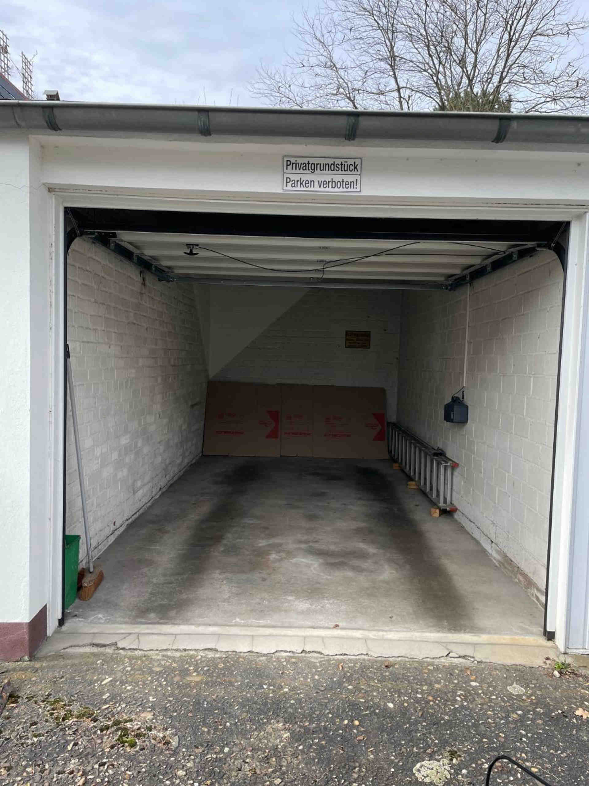 2 Stellplätze (Garage und Vorplatz) Benrath - Ansbacher Straße, 40597 Дюссельдорф - Фото 3 з 4