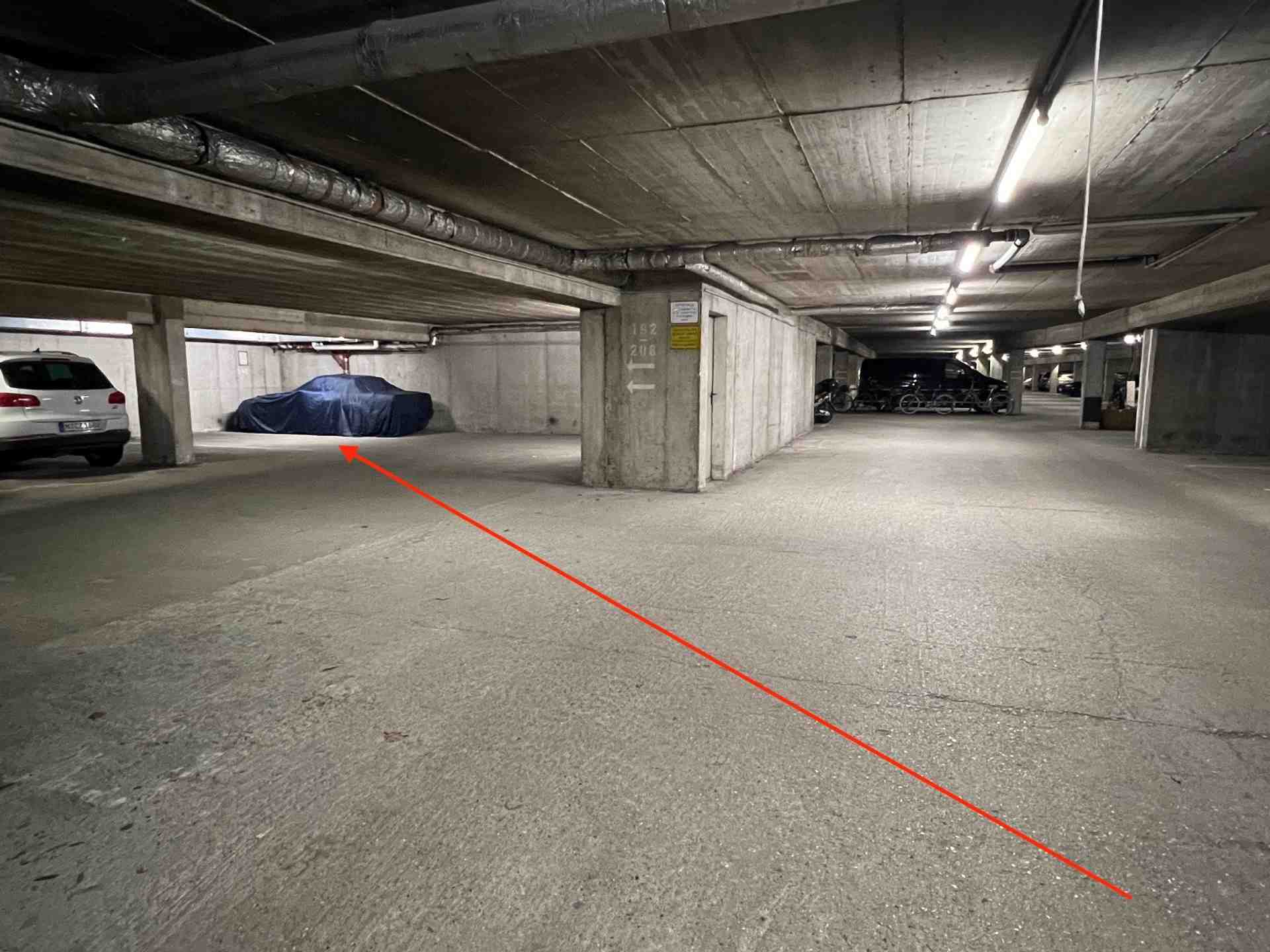 Underground garage parking space on the Mittlerer Ring and access to the A8 - Ottobrunner Straße, 81737 Munich - Photo 1 of 1