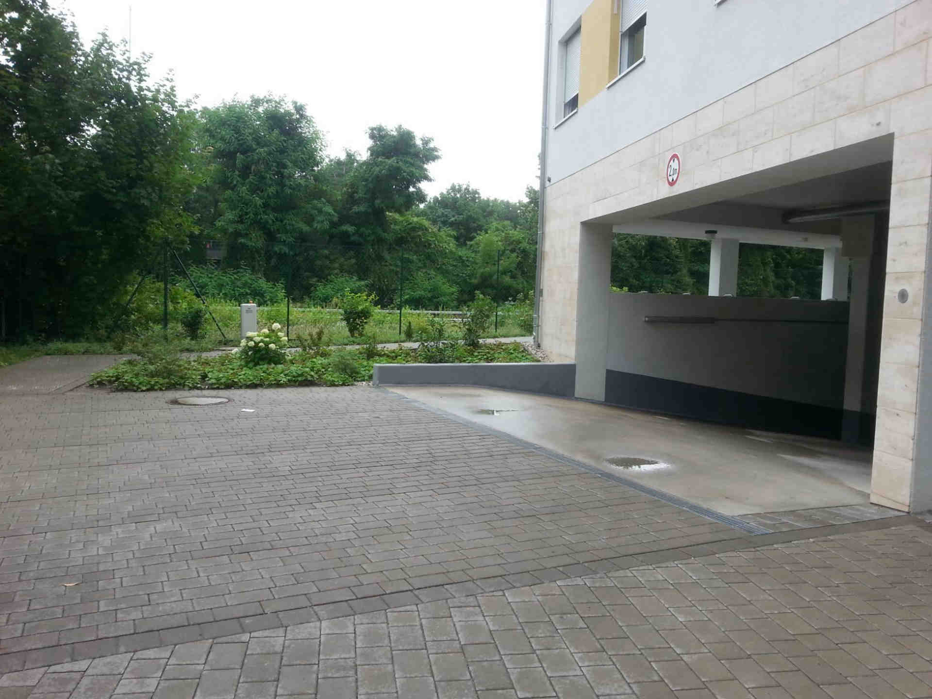 Underground car park in the centre of Alt-Tegel - Buddestraße, 13507 Berlin - Photo 1 of 6