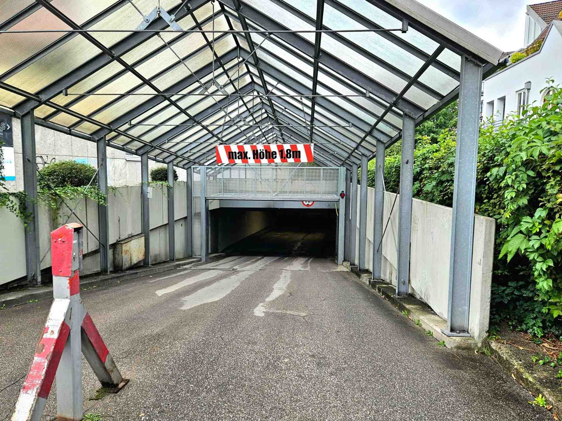 Completed underground parking space in prime location in Munich - Haidhausen - Balanstraße, 81669 Munich - Photo 2 of 3