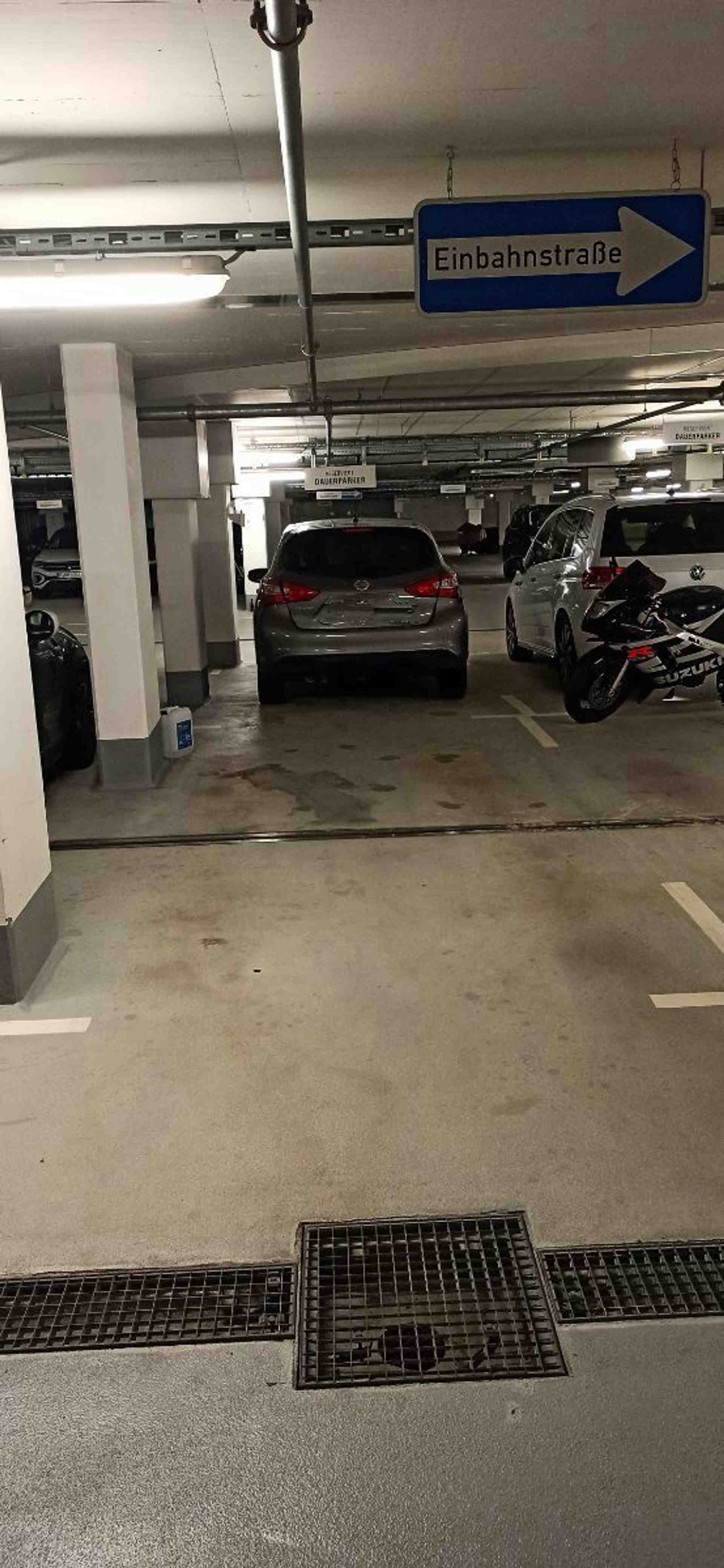 Car Park on Rent near Siemenswerke  S-Bahn Station - Baierbrunner Straße, 81379 Munich - Photo 1 of 1