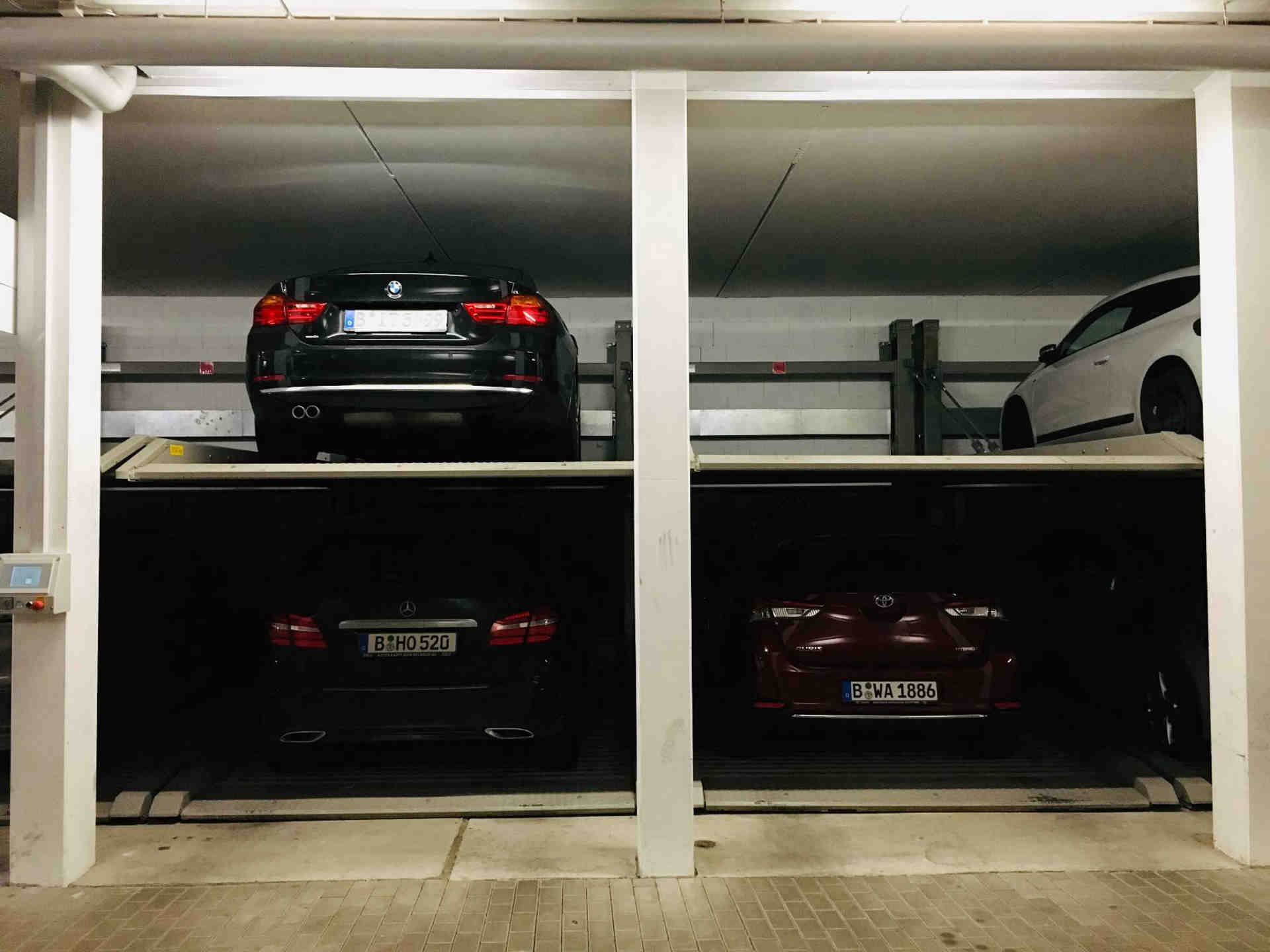 High-tech underground garage parking on Warschauerstrasse - Warschauer Straße, 10243 Berlin - Foto 2 von 4