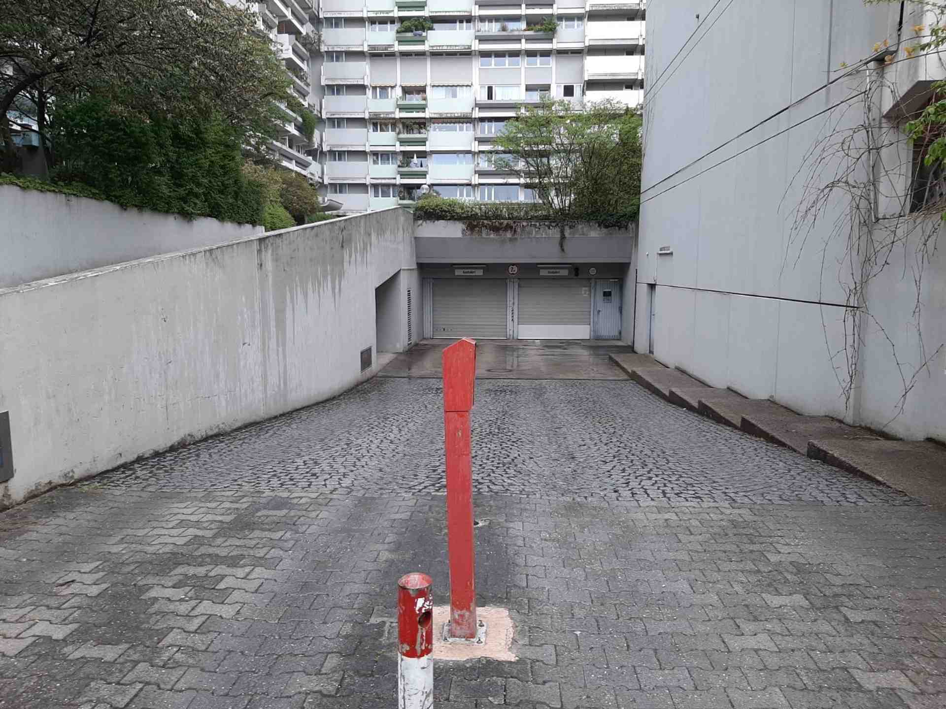 Covered parking space - Werner-Friedmann-Bogen, 80993 Munich - Photo 1 of 1