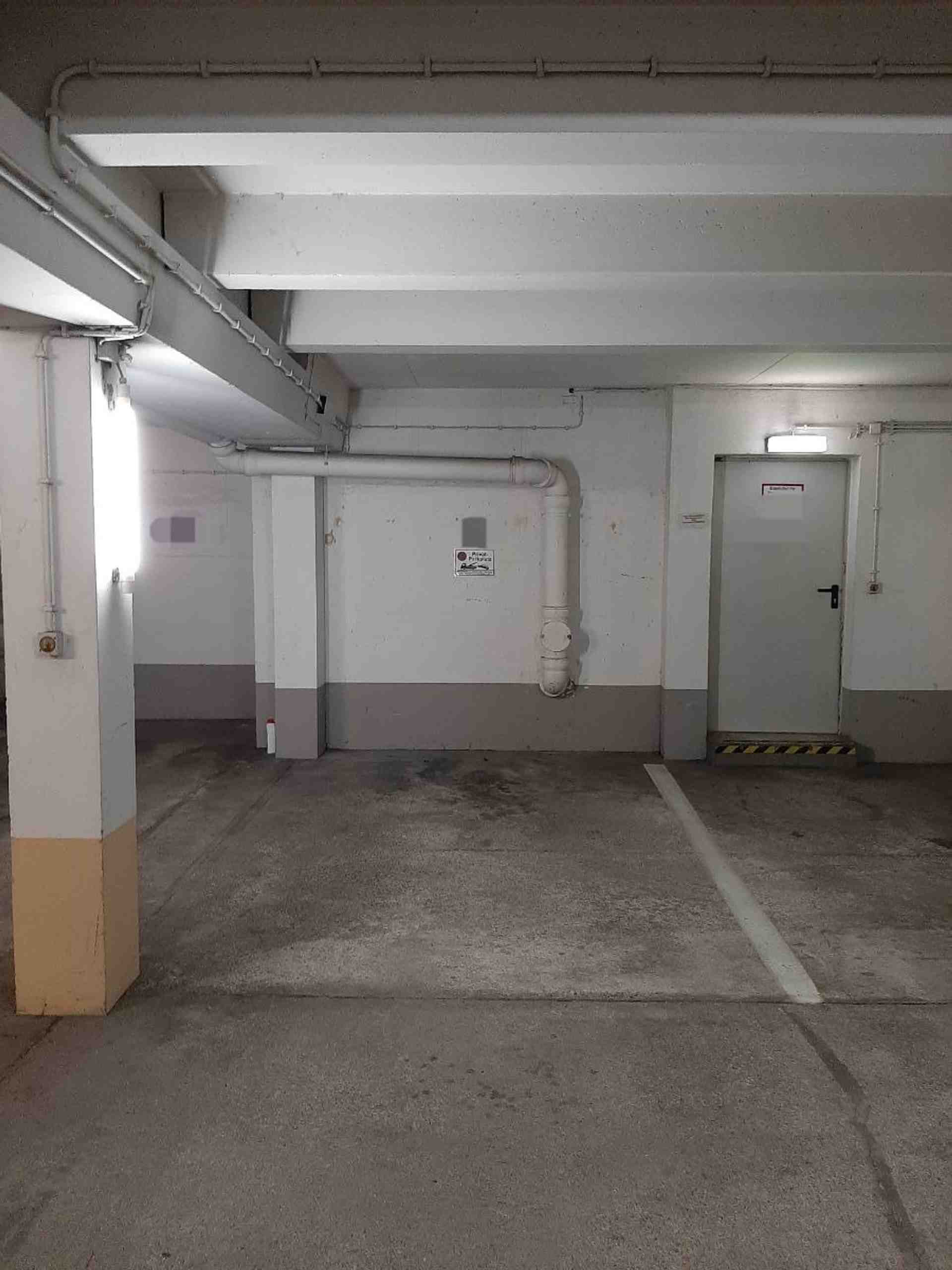 Covered parking space - Werner-Friedmann-Bogen, 80993 Munich - Photo 3 of 4