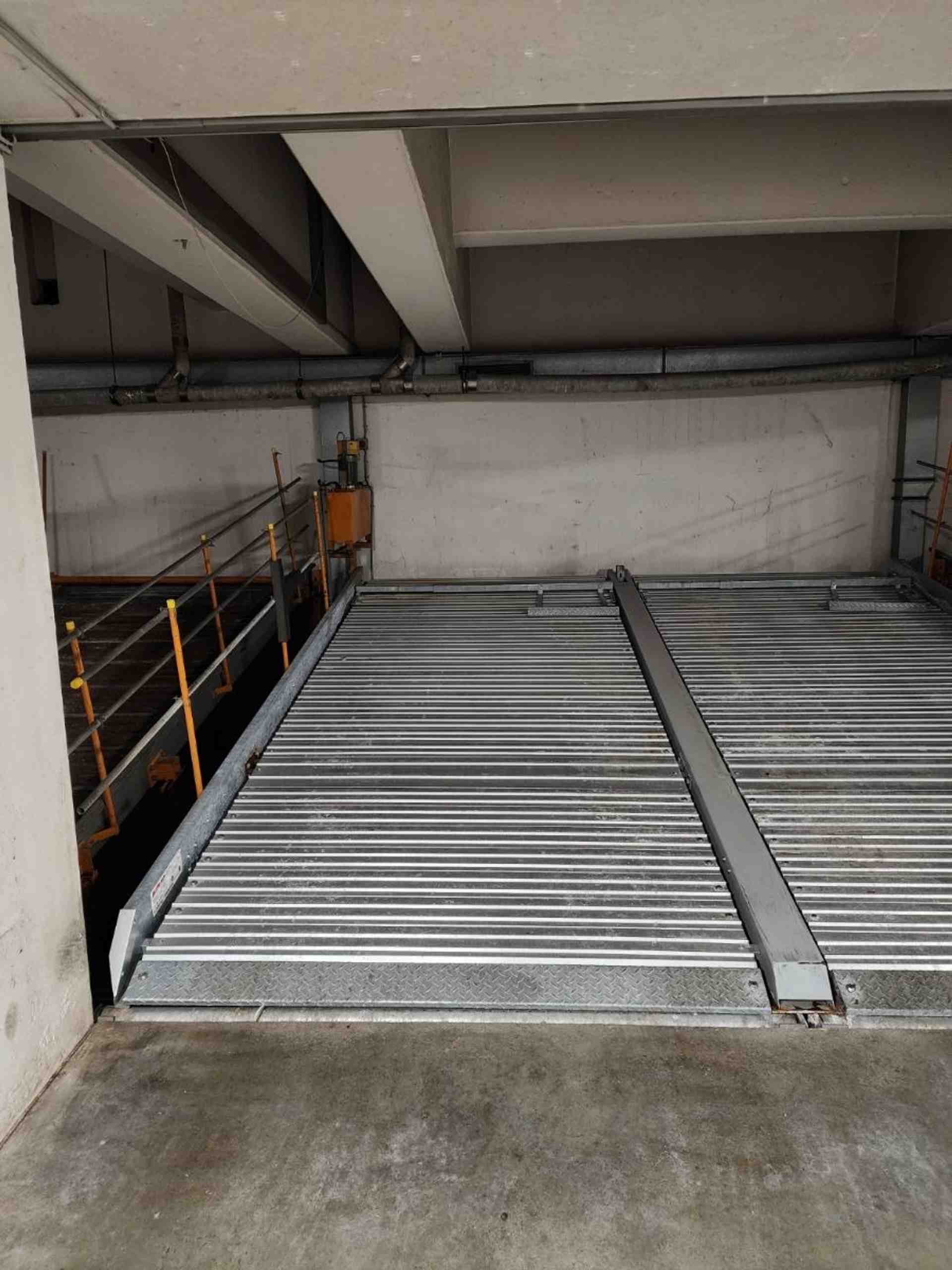 Secure Garage parking in Schleißheimer Str. 203-207 - Schleißheimer Straße, 80809 Munich - Photo 2 of 9