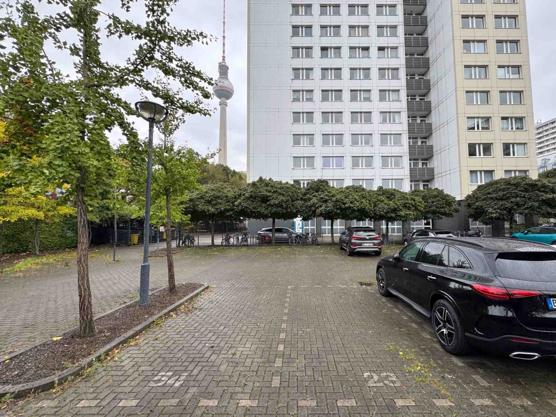 Parking space Berlin Mitte Hackescher Markt - An der Spandauer Brücke, 10178 Berlin - Photo 1 of 1