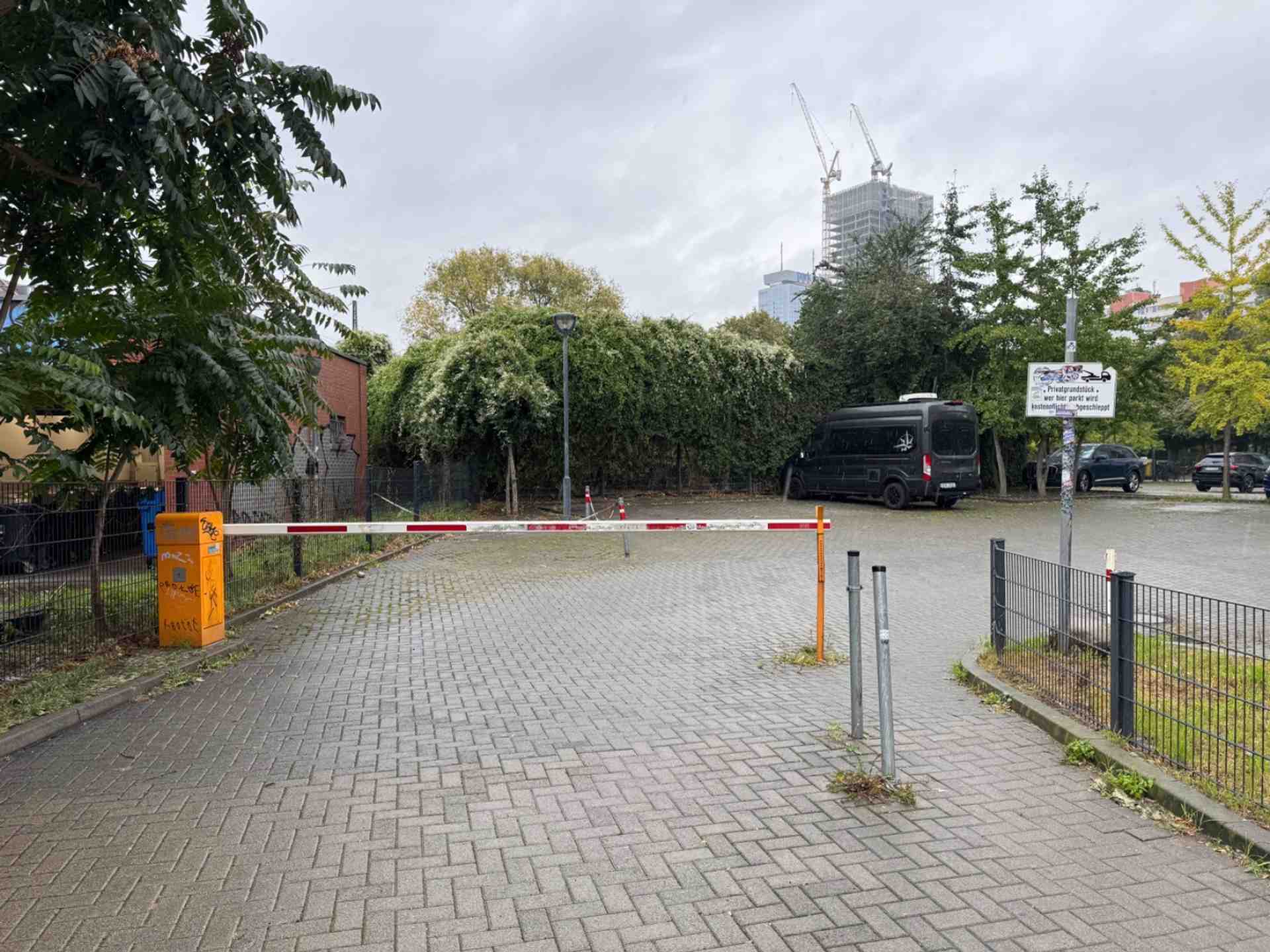 Parking space Berlin Mitte Hackescher Markt - An der Spandauer Brücke, 10178 Berlin - Photo 3 of 4