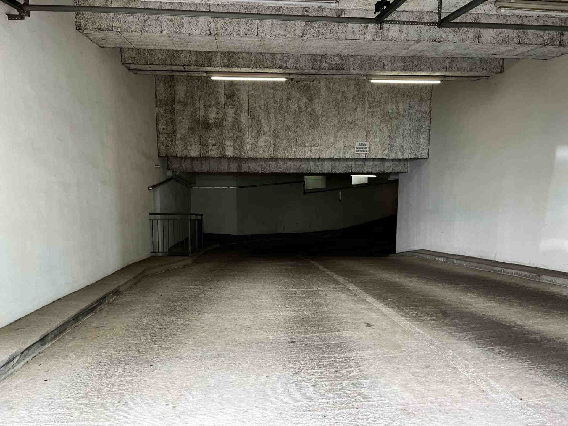 Underground parking space / Garage parking - Harkortstieg, 22765 Hamburg - Photo 2 of 5