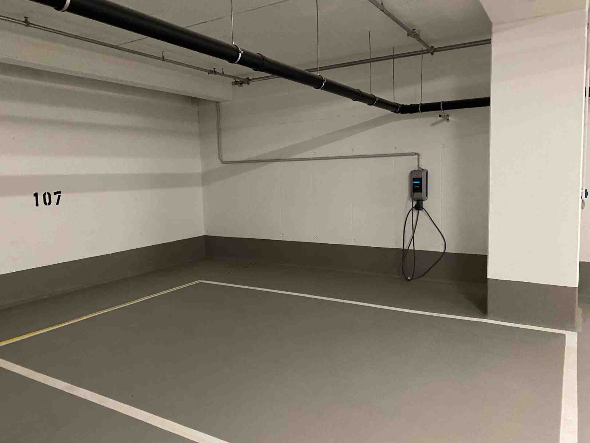 XXL Tiefgaragenparkplatz mit E-Ladestation (11KW) - Niddastraße, 60329 Frankfurt am Main - Foto 1 von 6